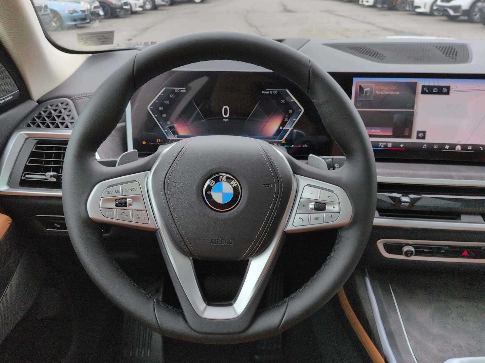 Used 2027 BMW X7 xDrive40i AWD/4WD image 25