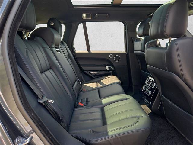 Used 2017 Land Rover Range Rover Supercharged AWD/4WD image 17