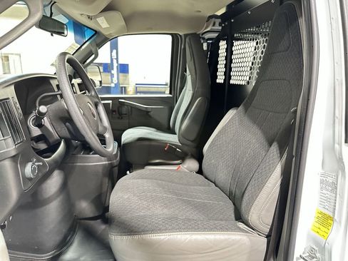 Used 2024 GMC Savana 2500 w/ Driver Convenience Package image 13