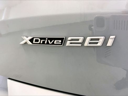 Used 2024 BMW X2 xDrive28i w/ M Sport Package AWD/4WD image 9