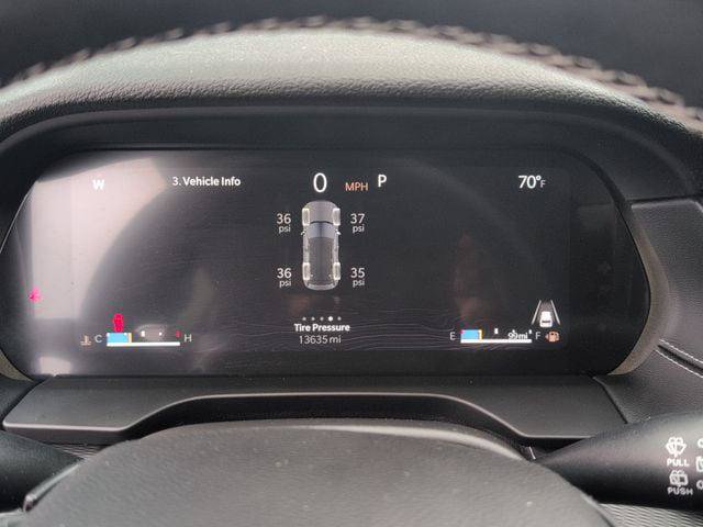 Certified 2024 Jeep Grand Cherokee Laredo RWD image 11