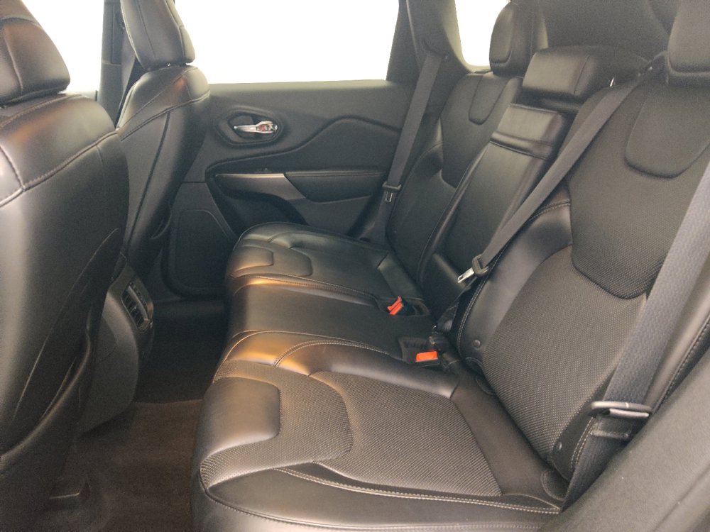 Used 2019 Jeep Cherokee Limited w/ Trailer Tow Group FWD image 18
