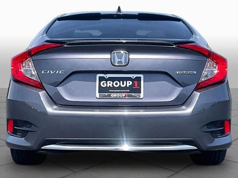 Used 2019 Honda Civic Touring image 4