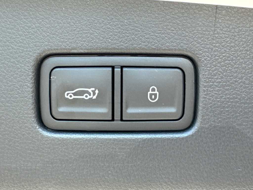 Used 2026 Genesis GV70 2.5T Advanced AWD/4WD image 19