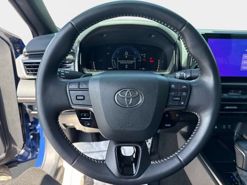 Used 2025 Toyota Camry SE w/ Multimedia Upgrade Package FWD image 22