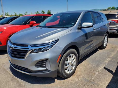 Used 2024 Chevrolet Equinox LT w/ LPO, Floor Liner Package FWD image 2