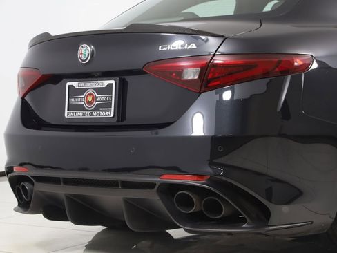 Used 2018 Alfa Romeo Giulia Quadrifoglio w/ Driver Assist Dynamic Package RWD image 42