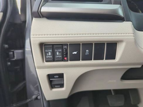 Used 2025 Honda Odyssey EX-L image 13