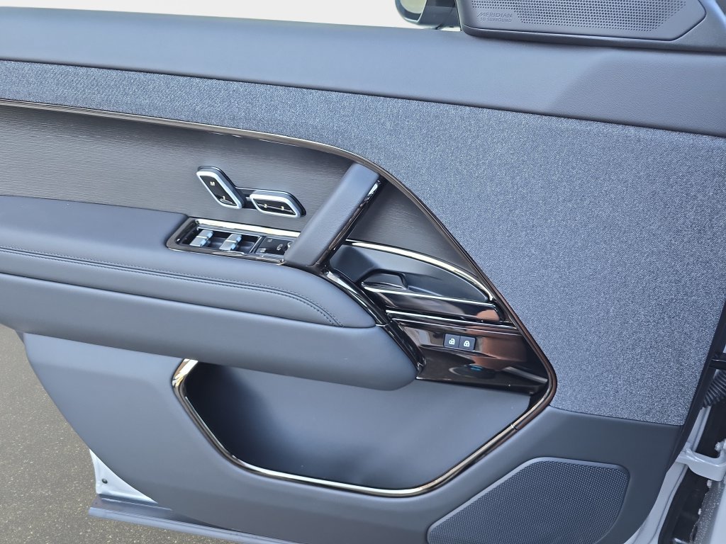 New 2027 Land Rover Range Rover Sport Dynamic SE AWD/4WD image 19
