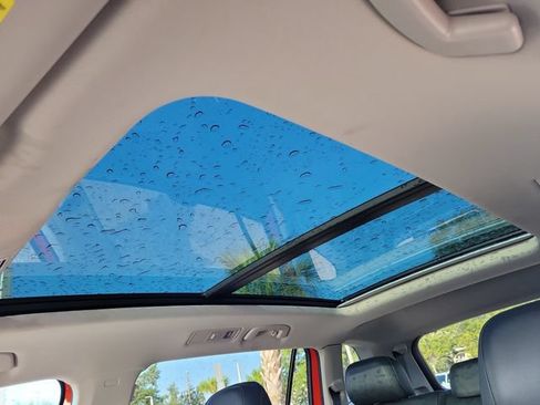 Used 2019 Volkswagen Tiguan SE w/ Panoramic Sunroof Package FWD image 29