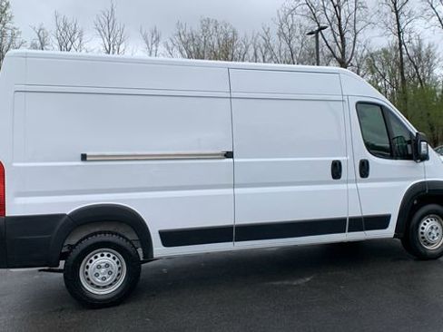 Used 2024 RAM ProMaster 2500 w/ Convenience Group FWD image 6