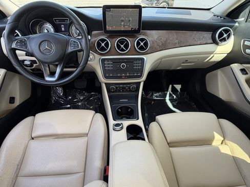 Used 2017 Mercedes-Benz GLA 250 4MATIC image 25