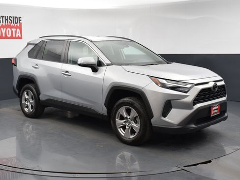 Used 2022 Toyota RAV4 XLE image 6