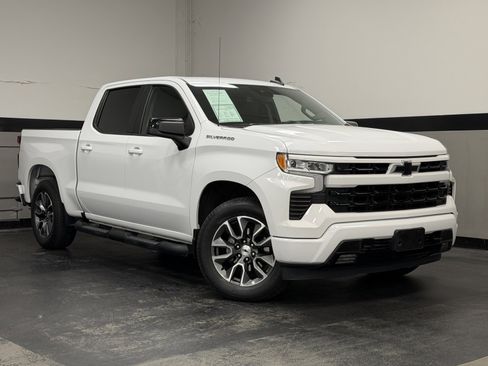 Used 2022 Chevrolet Silverado 1500 RST image 2