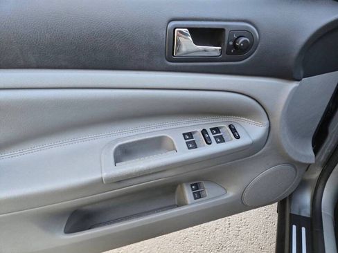 Used 2004 Volkswagen Passat GLS FWD image 23