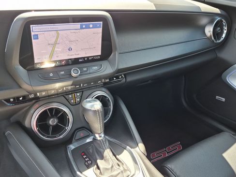 Used 2019 Chevrolet Camaro SS RWD image 23