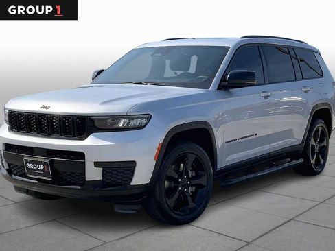 Used 2023 Jeep Grand Cherokee L Laredo image 1