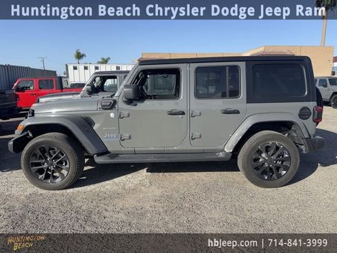 Used 2023 Jeep Wrangler Unlimited Sahara w/ Cold Weather Group image 8