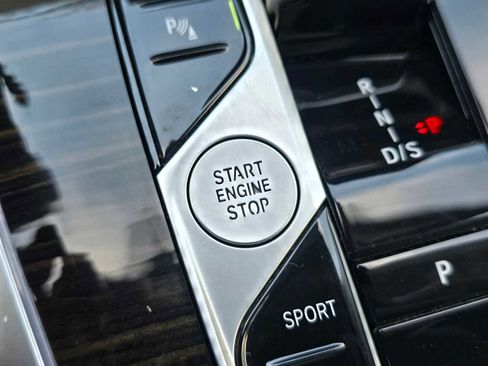 Used 2024 BMW X7 xDrive40i image 38