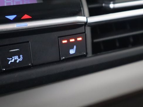 Used 2021 Toyota Sienna XLE image 35