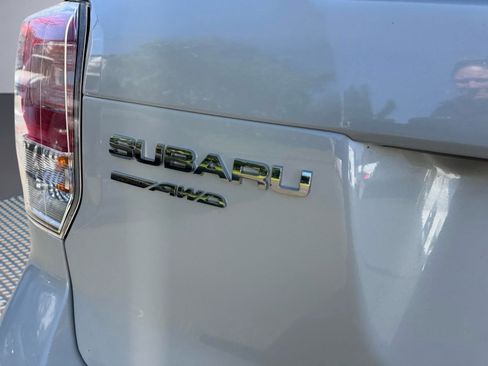Used 2017 Subaru Forester 2.5i Touring AWD/4WD image 7