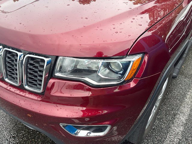 Used 2018 Jeep Grand Cherokee Laredo AWD/4WD image 8