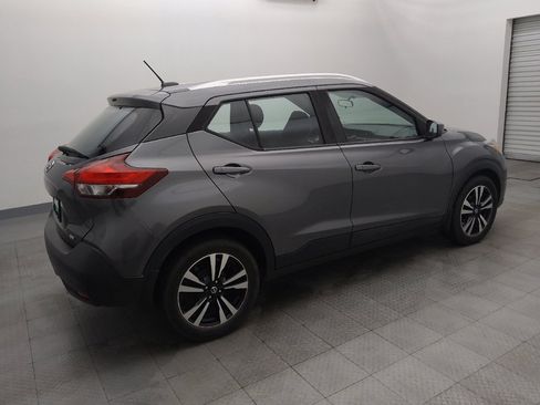 Used 2019 Nissan Kicks SV image 10