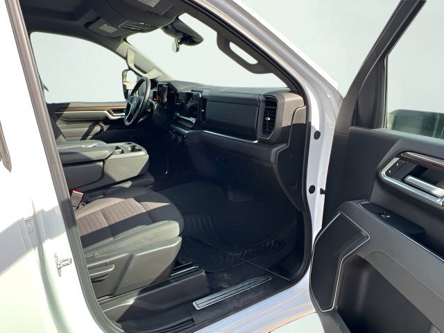 Used 2026 Chevrolet Silverado 3500 LT AWD/4WD image 12