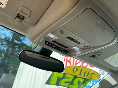 Used 2019 Chevrolet Equinox Premier image 29