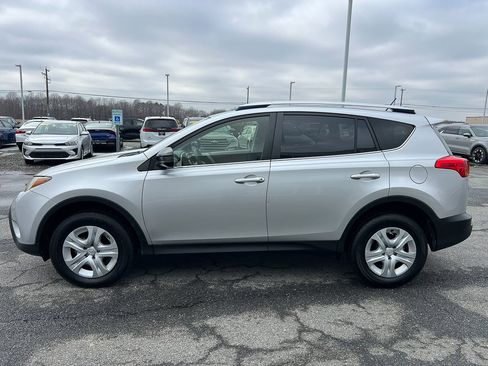 Used 2013 Toyota RAV4 LE image 2