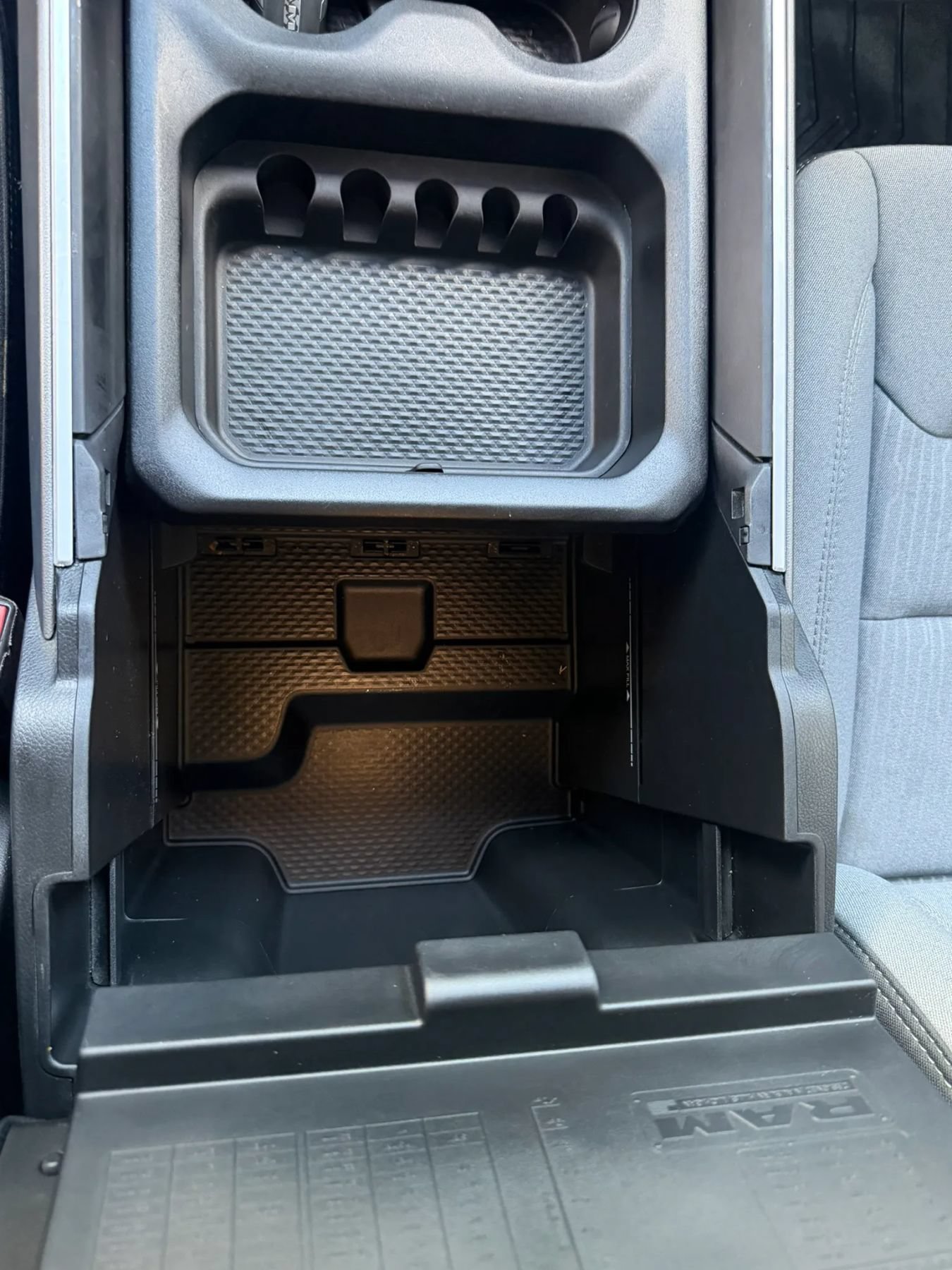 Used 2020 RAM 1500 Big Horn RWD image 46