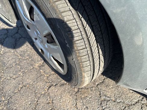 Used 2008 Toyota Yaris 2-Door Hatchback image 3