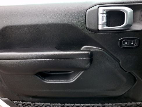 Used 2021 Jeep Wrangler Sport AWD/4WD image 14