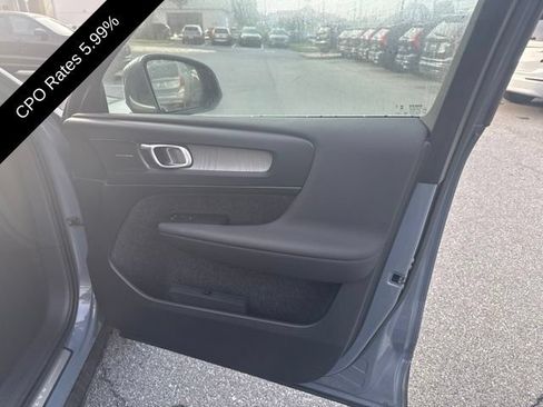Used 2023 Volvo XC40 B5 Ultimate w/ Protection Package Premier AWD/4WD image 4