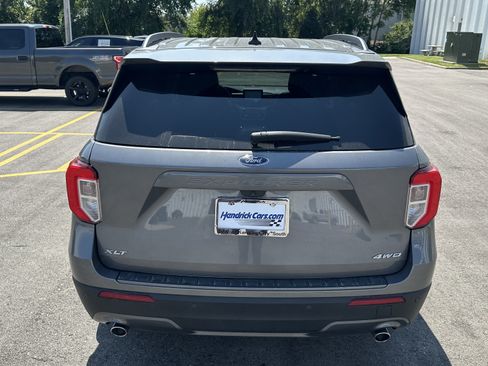 Used 2021 Ford Explorer XLT w/ Equipment Group 202A AWD/4WD image 9