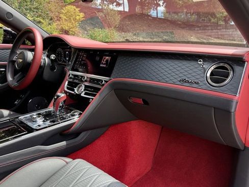 Used 2024 Bentley Flying Spur Azure image 2