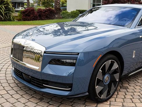 Used 2025 Rolls-Royce Spectre w/ Leather Finishing Pack AWD/4WD image 30