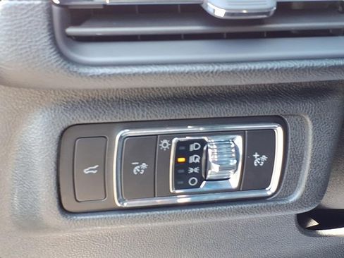 New 2025 Lincoln Corsair AWD w/ Equipment Group 101A image 19