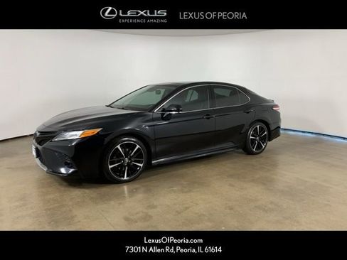 Used 2020 Toyota Camry XSE FWD image 1