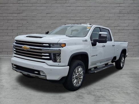 Used 2022 Chevrolet Silverado 2500 High Country w/ Z71 Off-Road Package AWD/4WD image 4