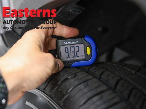 Used 2021 Toyota RAV4 XLE AWD/4WD image 25