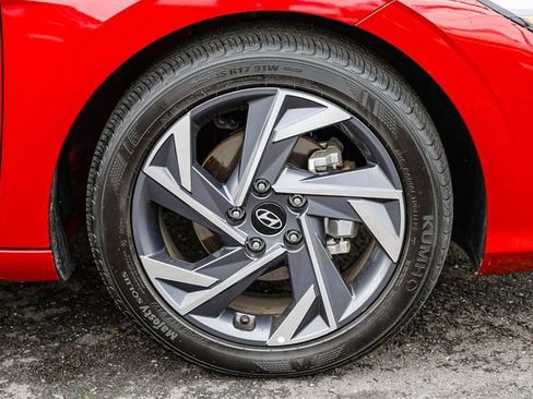 Used 2025 Hyundai Elantra Sport image 11