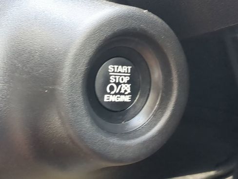 Used 2025 RAM ProMaster 2500 w/ Convenience Group image 27