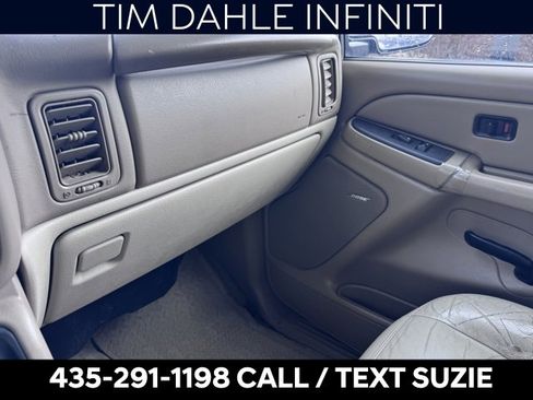 Used 2006 GMC Yukon XL SLT w/ SLT Preferred Equipment Group image 11