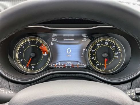 Used 2022 Jeep Cherokee Limited AWD/4WD image 28