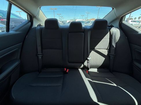 Used 2025 Nissan Altima 2.5 SV FWD image 39