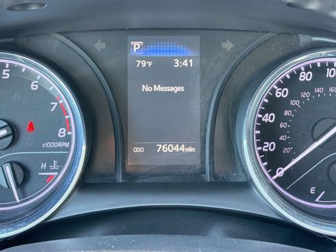 Used 2020 Toyota Camry SE image 18