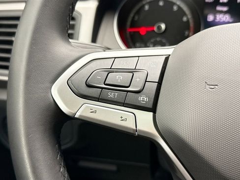 Used 2020 Volkswagen Atlas Cross Sport SE image 11