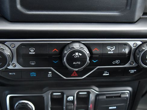 Used 2023 Jeep Wrangler Unlimited image 23