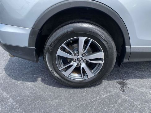 Used 2018 Toyota RAV4 XLE FWD image 9